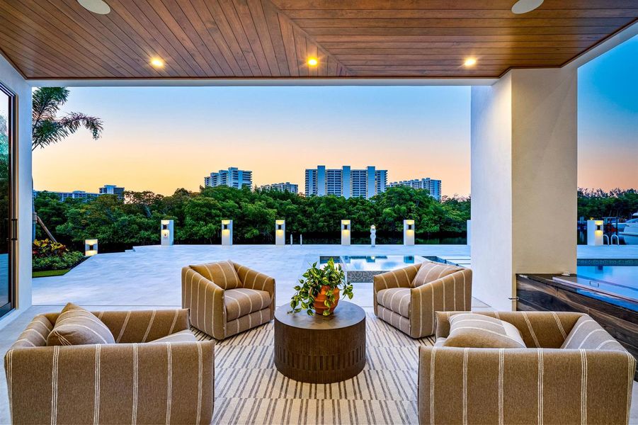 mls_LOGGIA_SEATING_SUNRISE mls_LOGGIA_SEATING_SUNRISE