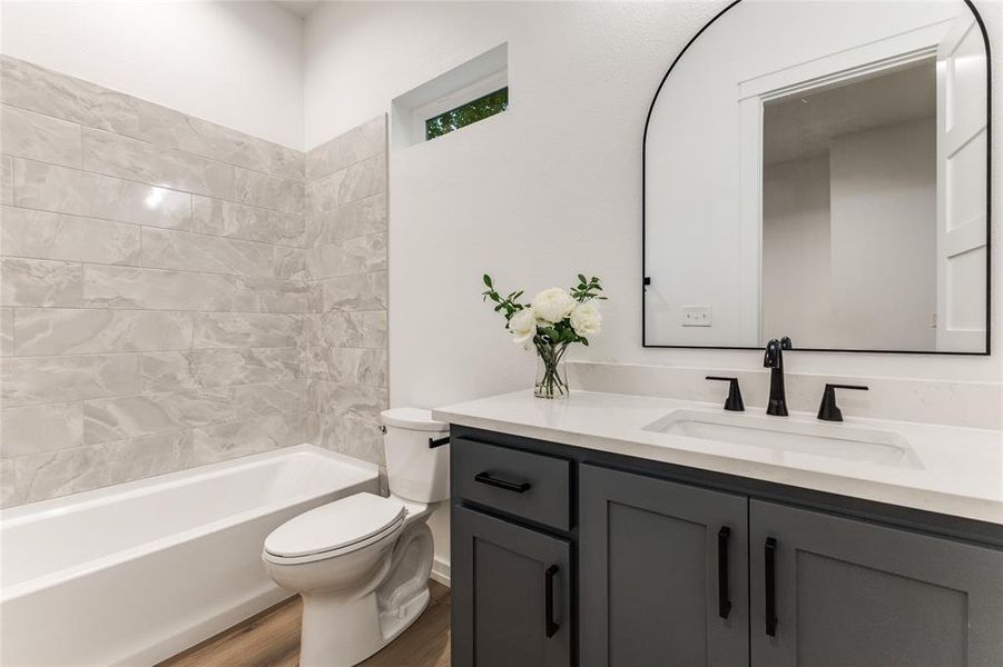 Furnished interior view inside a new home in , Kemp (Image 12).