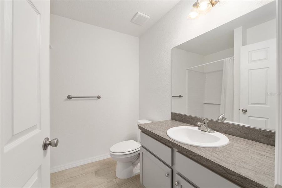 Furnished interior view inside a new home in , Ocala (Image 5).