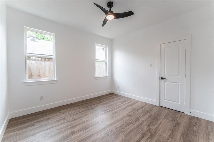 Spacious, unfurnished interior of a new home in , Sulphur Springs (Image 16).