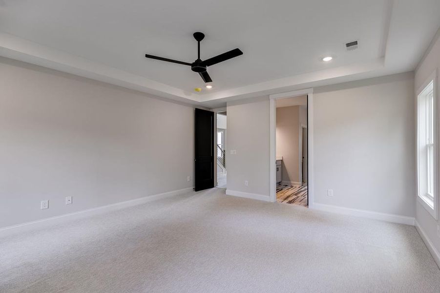 Spacious, unfurnished interior of a new home in Harmon Springs, Carrollton (Image 37).