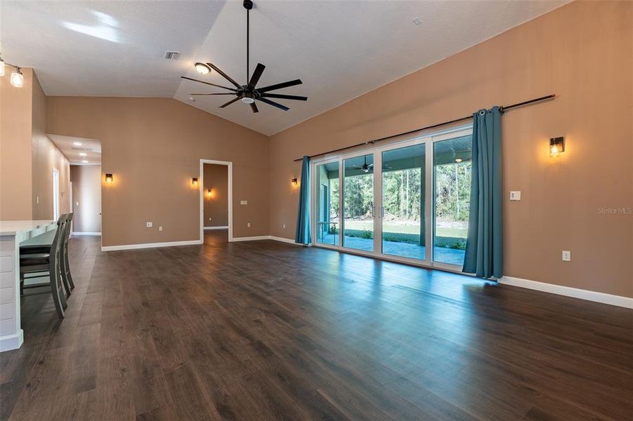 Spacious, unfurnished interior of a new home in , Spring Hill (Image 20).