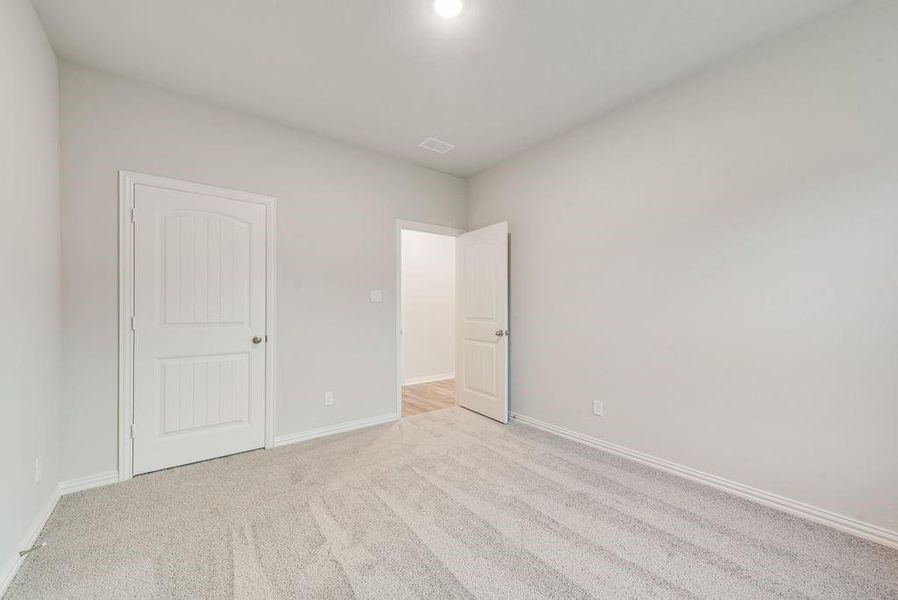 Spacious, unfurnished interior of a new home in Liberty Pointe, Gainesville (Image 20).