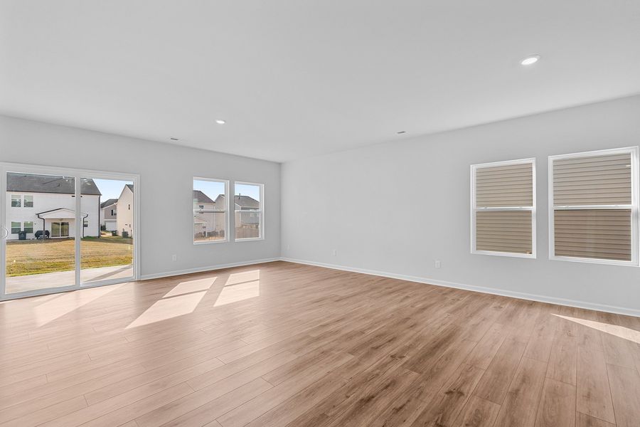 Spacious, unfurnished interior of a new home in Hanes Lake, Winston-Salem (Image 25).
