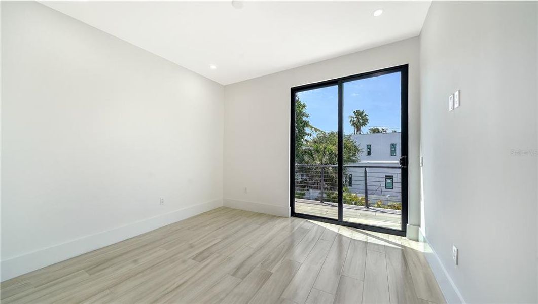 Spacious, unfurnished interior of a new home in , Sarasota (Image 24). Spacious, unfurnished interior of a new home in , Sarasota (Image 24).