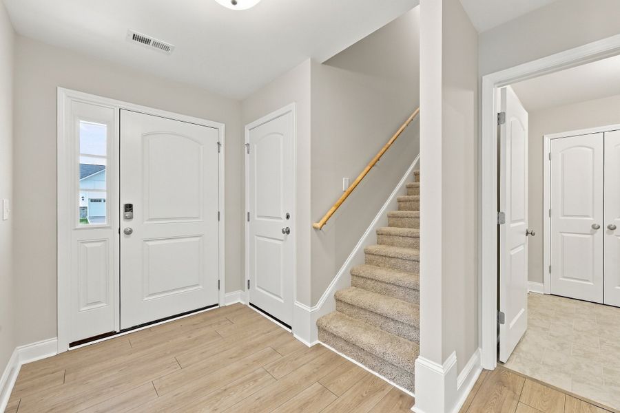 Spacious, unfurnished interior of a new home in Davenport Farms, Winterville (Image 12).
