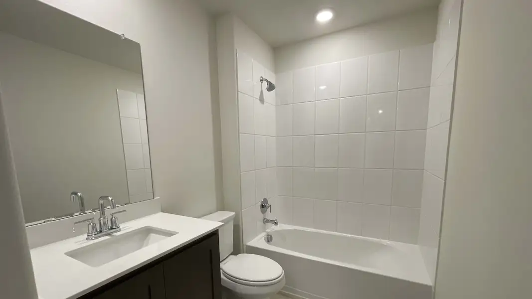 Furnished interior view inside a new home in Elevon, Lavon (Image 5).