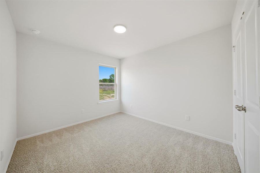 Spacious, unfurnished interior of a new home in , Navasota (Image 13).
