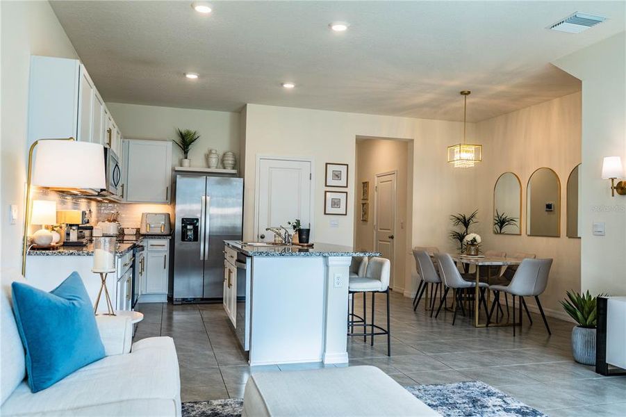 Furnished interior view inside a new home in , Plant City (Image 13).