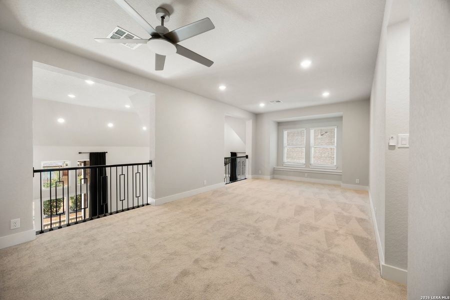 Spacious, unfurnished interior of a new home in Ventana, Bulverde (Image 43).