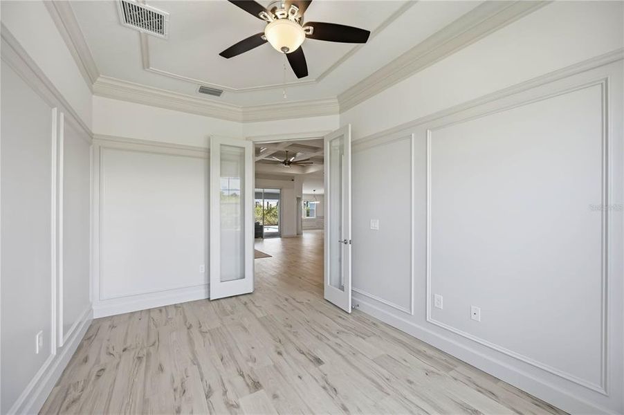 Spacious, unfurnished interior of a new home in , Port Charlotte (Image 50).