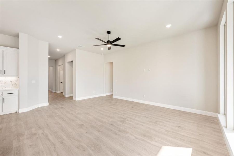 Spacious, unfurnished interior of a new home in Anderson Crossing, Trenton (Image 19).