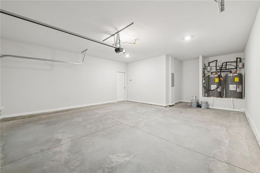 Spacious, unfurnished interior of a new home in Hamilton Lakes, Lawrenceville (Image 48). Spacious, unfurnished interior of a new home in Hamilton Lakes, Lawrenceville (Image 48).