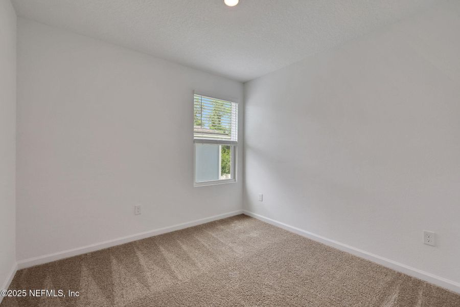 Spacious, unfurnished interior of a new home in Kasen Oaks, Jacksonville (Image 15).