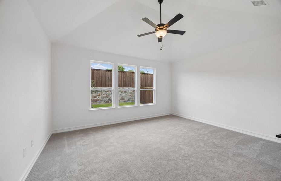 Spacious, unfurnished interior of a new home in Wilson Creek Meadows, Celina (Image 14).