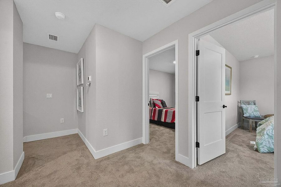 Spacious, unfurnished interior of a new home in Cypress Hollow, Pensacola (Image 14).