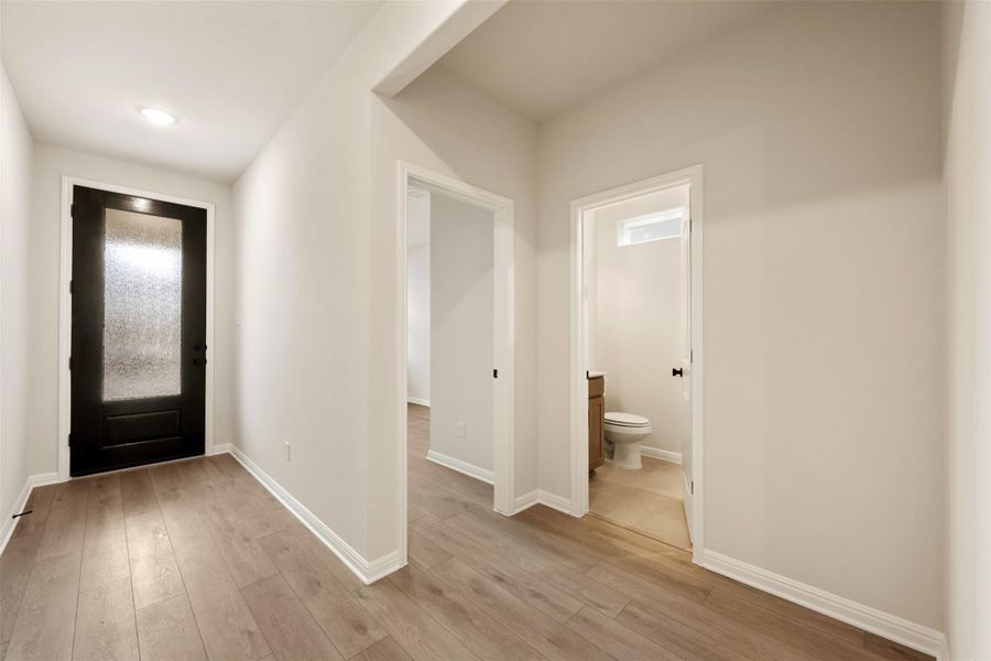 Spacious, unfurnished interior of a new home in Patterson Ranch, Georgetown (Image 32).