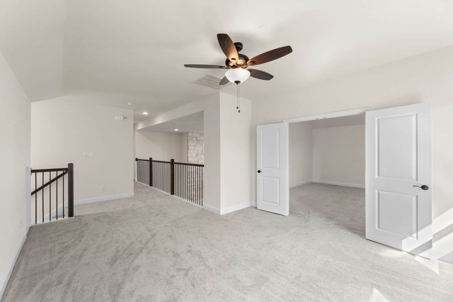 Representative unfurnished interior of a home built from the Kirby by UnionMain Homes in Lake Breeze, Lavon (Image 25).