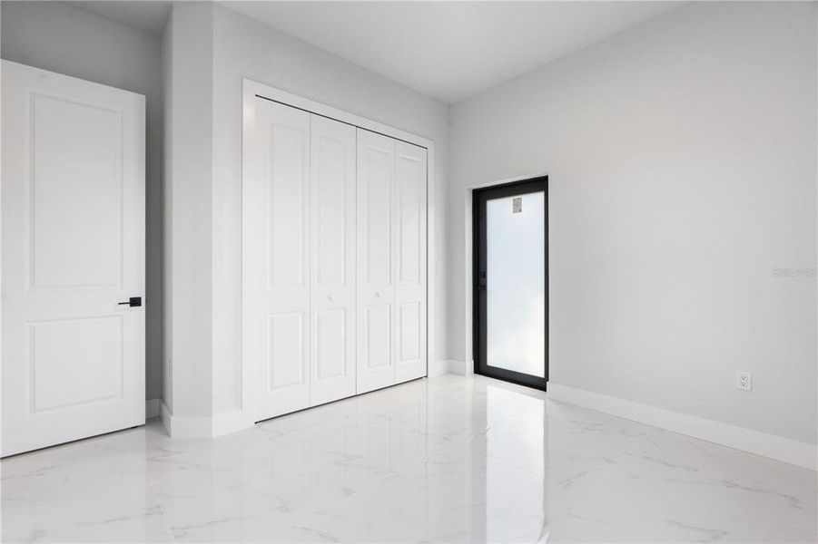 Spacious, unfurnished interior of a new home in , Weeki Wachee (Image 54).