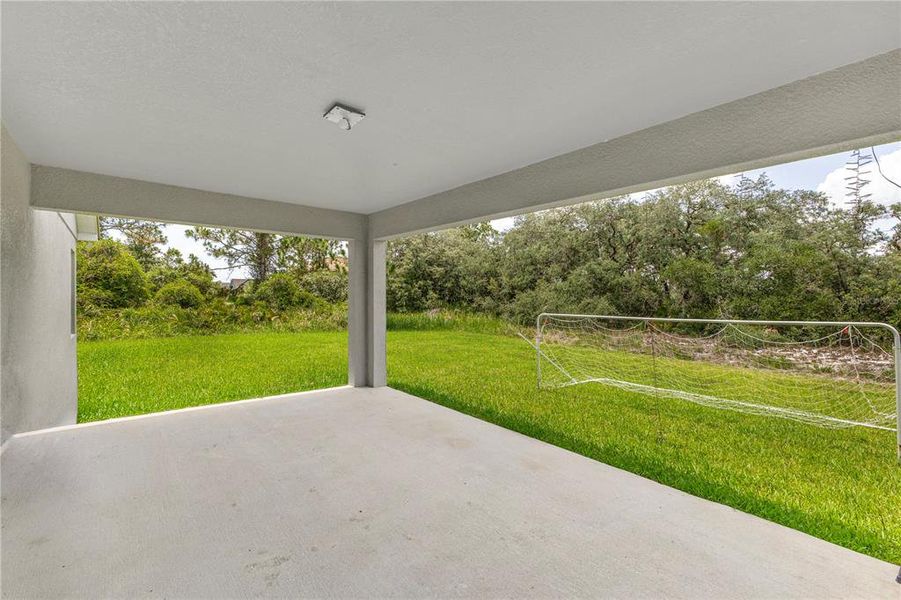 Exterior details and patio area of a home in , Sebring (Image 26).