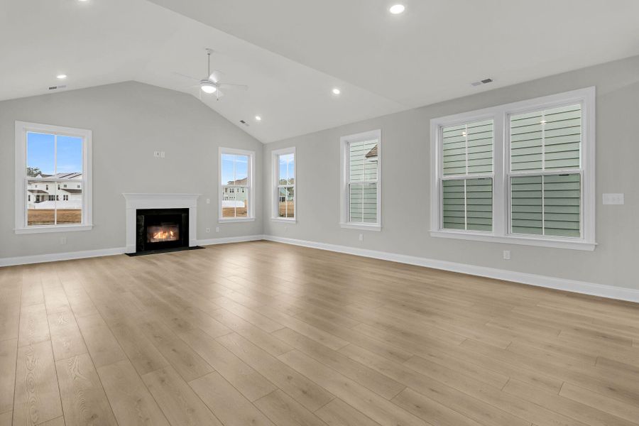 Spacious, unfurnished interior of a new home in Tidewater at Lakes of Cane Bay, Summerville (Image 29).