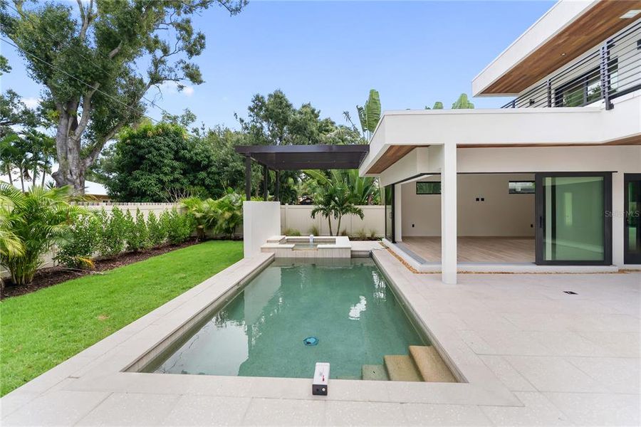 Image 87 of a home in .