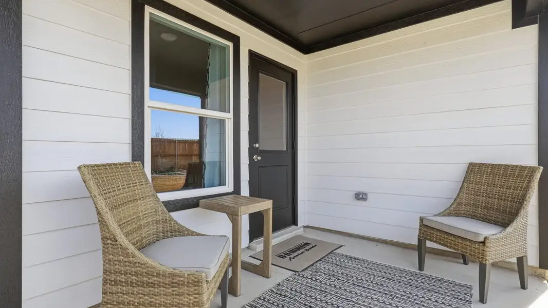 Exterior details and patio area of a home in Longhorn Estates, Fort Worth (Image 2).