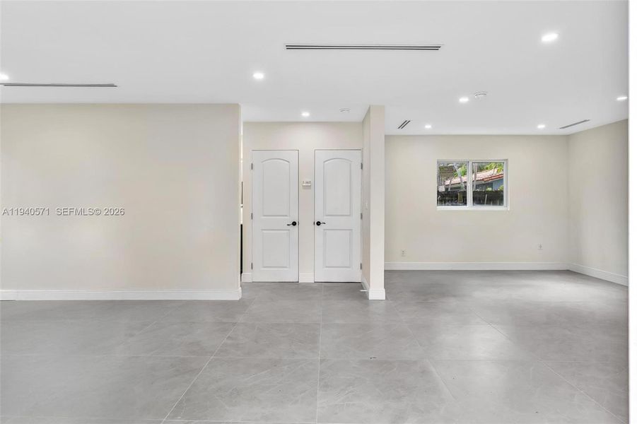 Spacious, unfurnished interior of a new home in , Miami (Image 21).