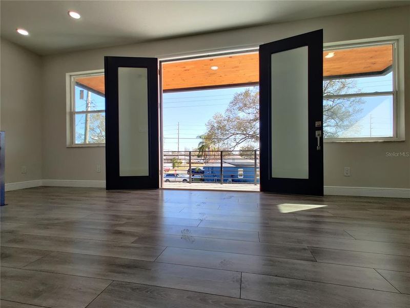 Spacious, unfurnished interior of a new home in , Tampa (Image 17).