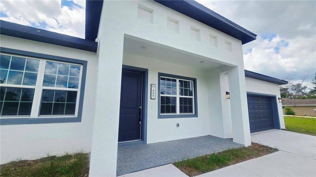 Exterior details and patio area of a home in , Ocala (Image 21).