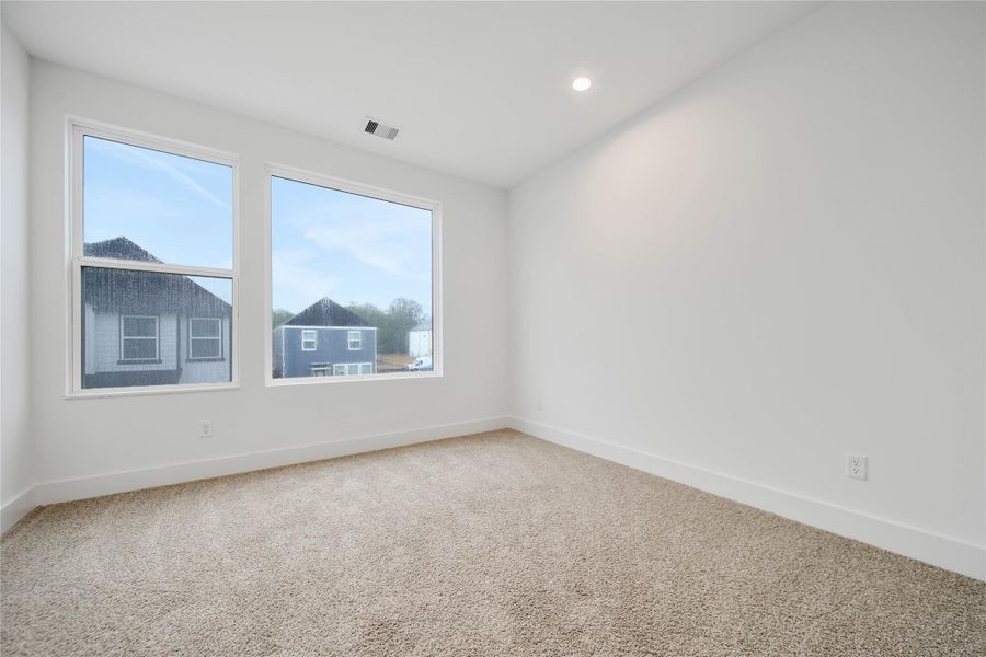 Spacious, unfurnished interior of a new home in , Houston (Image 16).