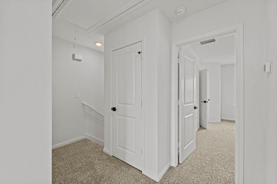 Spacious, unfurnished interior of a new home in Avery Centre, Round Rock (Image 27). Spacious, unfurnished interior of a new home in Avery Centre, Round Rock (Image 27).