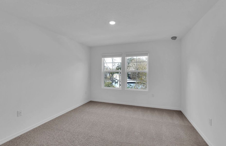 Spacious, unfurnished interior of a new home in Normandy Pines, Jacksonville (Image 13).
