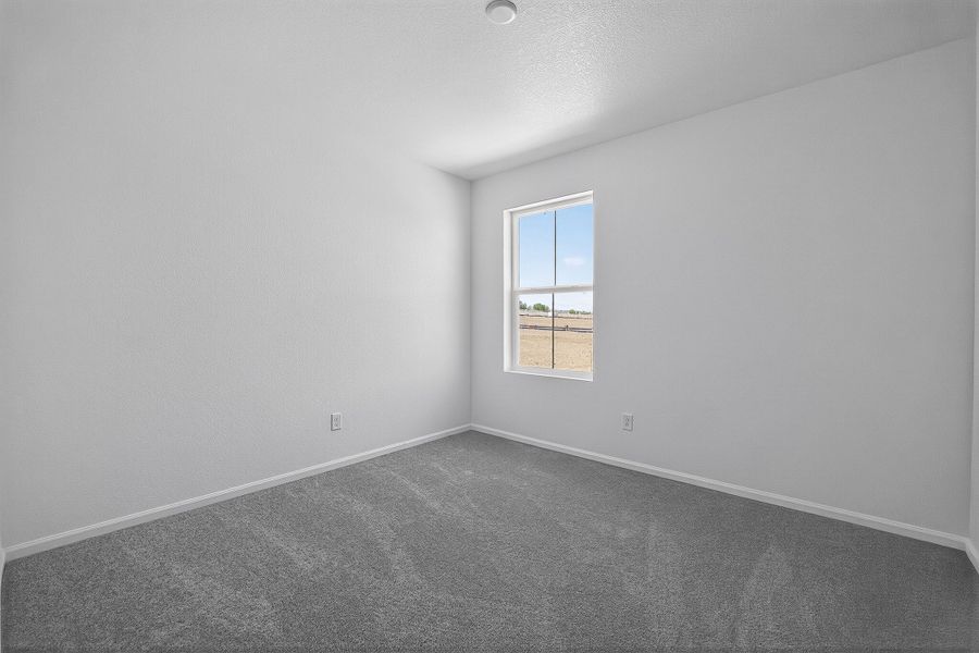 Spacious, unfurnished interior of a new home in Lake Bluff, Greeley (Image 18).