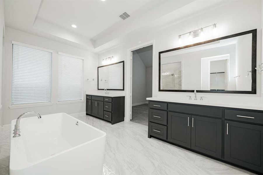 Furnished interior view inside a new home in Ventana 70', Fort Worth (Image 12).