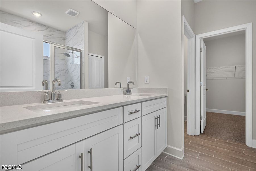 Furnished interior view inside a new home in Cape Coral, Cape Coral (Image 9).