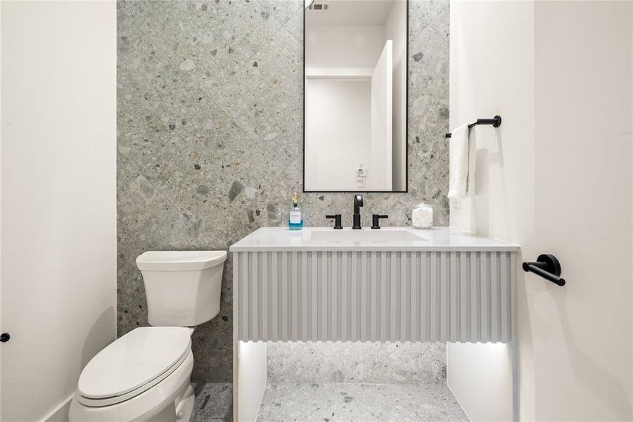 Furnished interior view inside a new home in , Dallas (Image 7).