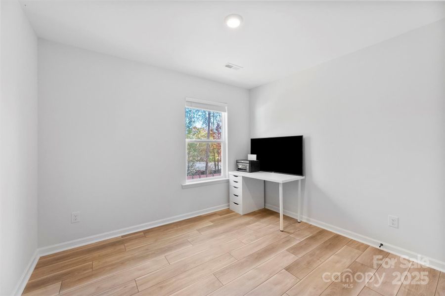 Spacious, unfurnished interior of a new home in Surrey Woods, Charlotte (Image 20).