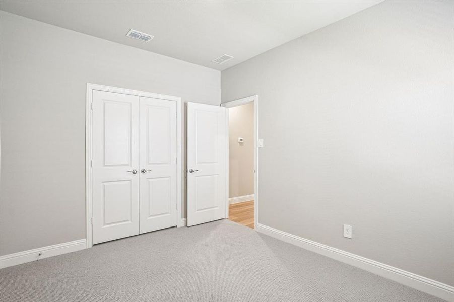 Photo is not of the actual home, but is an inspirational photo of builder’s model home and may depict options, furnishings, and/or decorator features that are not included. Photo is not of the actual home, but is an inspirational photo of builder’s model home and may depict options, furnishings, and/or decorator features that are not included.