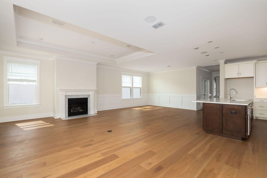 Spacious, unfurnished interior of a new home in , Charleston (Image 25).