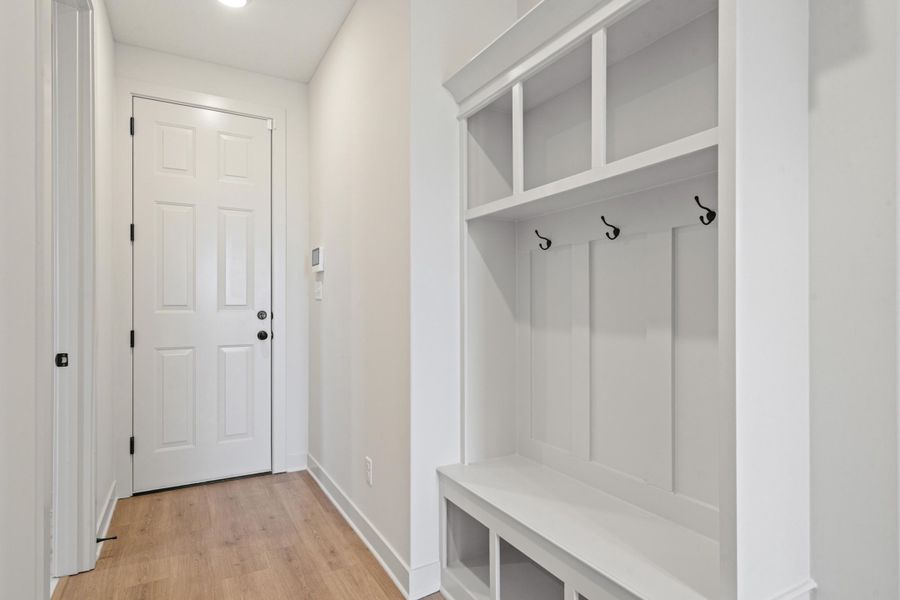 Spacious, unfurnished interior of a new home in White Oak, Arlington (Image 19).