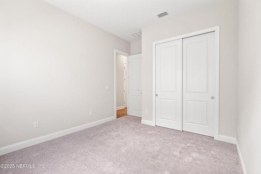 Spacious, unfurnished interior of a new home in Madeira, St. Augustine (Image 19).