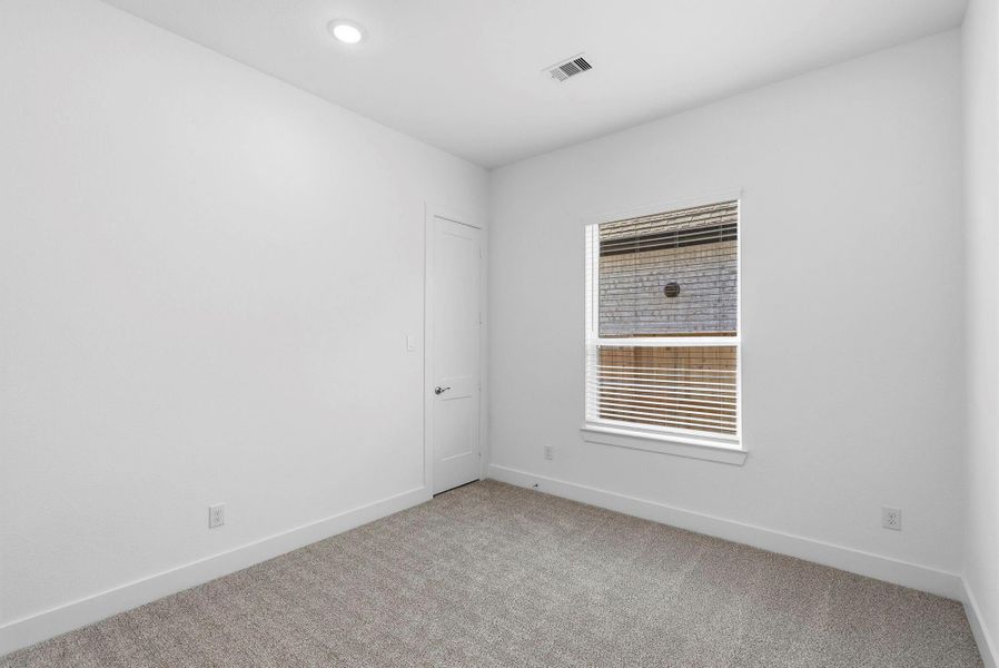 Spacious, unfurnished interior of a new home in Meridiana, Manvel (Image 25).