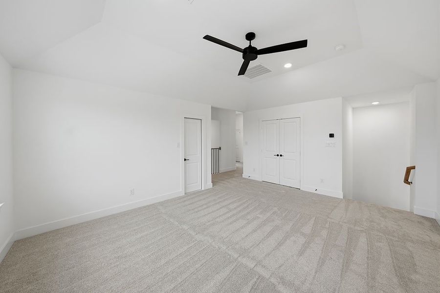 Spacious, unfurnished interior of a new home in Brookhollow West, Prosper (Image 32). Spacious, unfurnished interior of a new home in Brookhollow West, Prosper (Image 32).