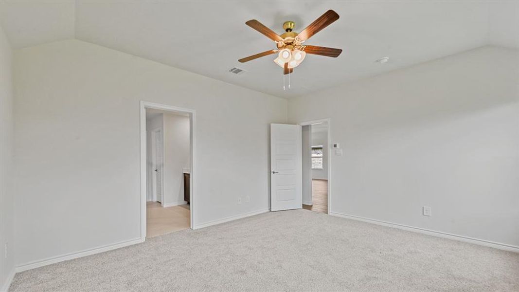 Spacious, unfurnished interior of a new home in Liberty Crossing, Royse City (Image 19). Spacious, unfurnished interior of a new home in Liberty Crossing, Royse City (Image 19).