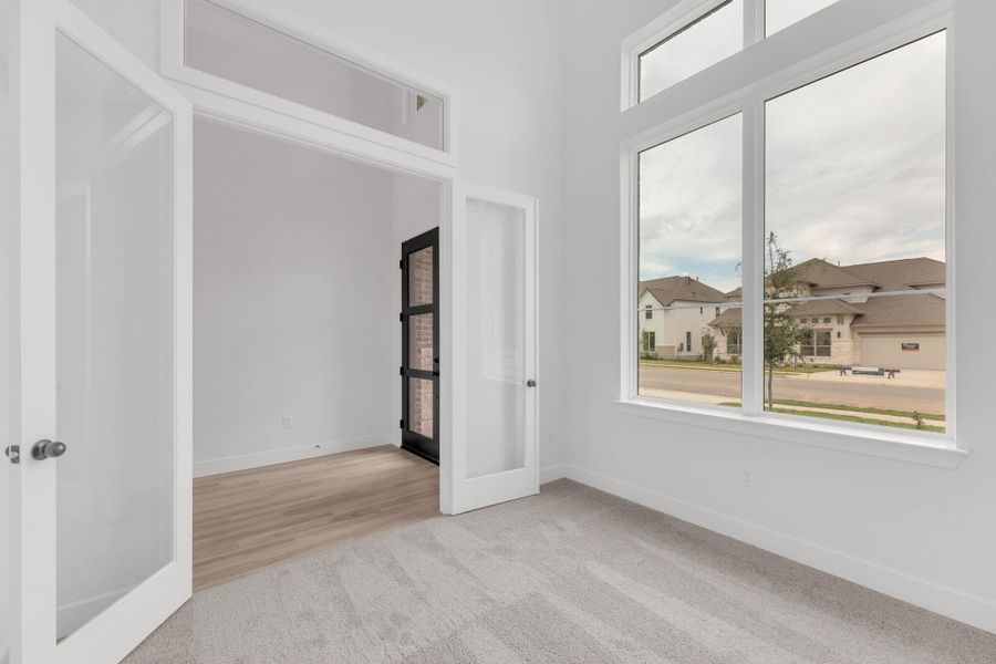 Spacious, unfurnished interior of a new home in Santa Rita Ranch, Liberty Hill (Image 22).