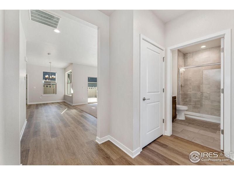 Spacious, unfurnished interior of a new home in , Fort Lupton (Image 14).