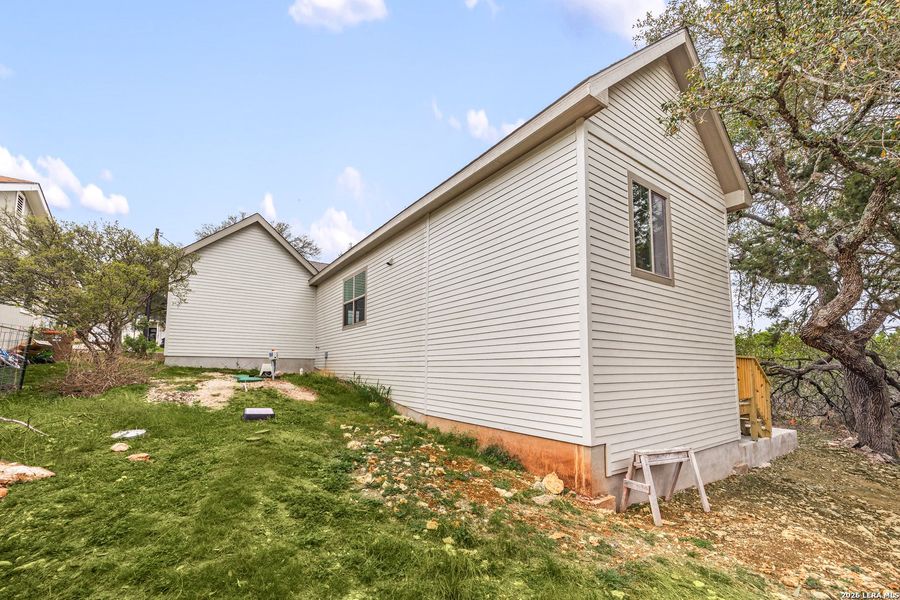 Exterior details and patio area of a home in , Canyon Lake (Image 3).