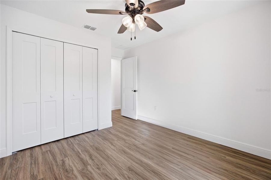 Spacious, unfurnished interior of a new home in , Citrus Springs (Image 24).