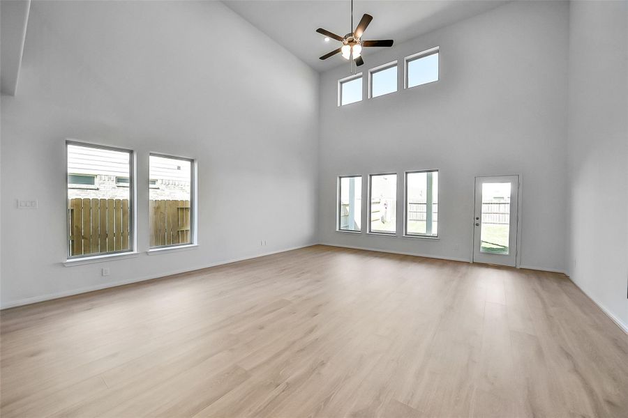 Spacious, unfurnished interior of a new home in Stone Creek Ranch, Hockley (Image 33).
